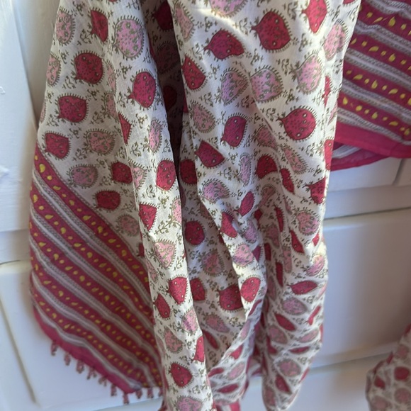 Calypso shawl with beading NEW WITH TAGS - Picture 2 of 5